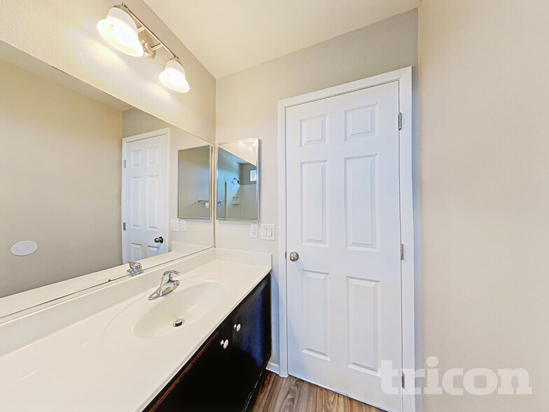 Building Photo - 5686 Diamond Palm Ct