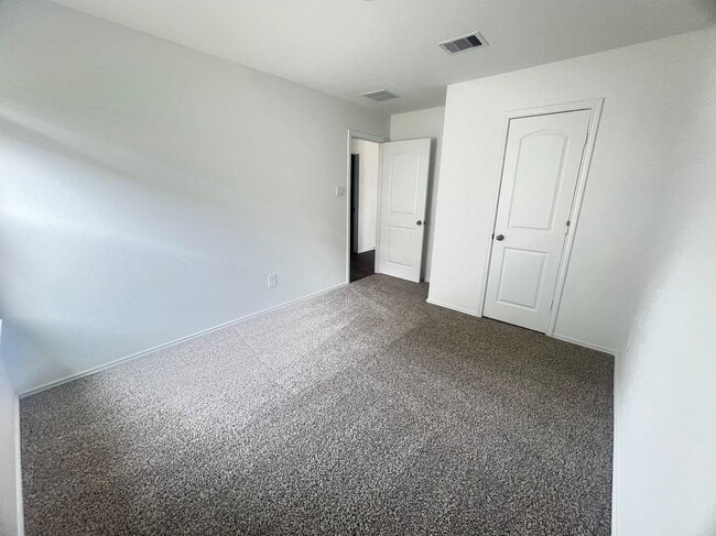 Building Photo - 5930 Cypress Hts Dr