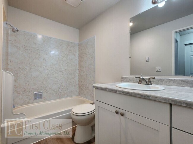 Building Photo - 1376 NE 186th Ave