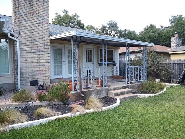 Building Photo - 11701 Shoshone Dr