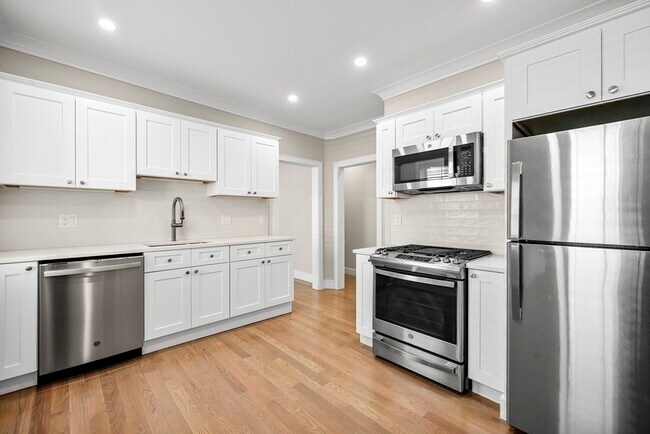 Building Photo - 44 Iffley Rd