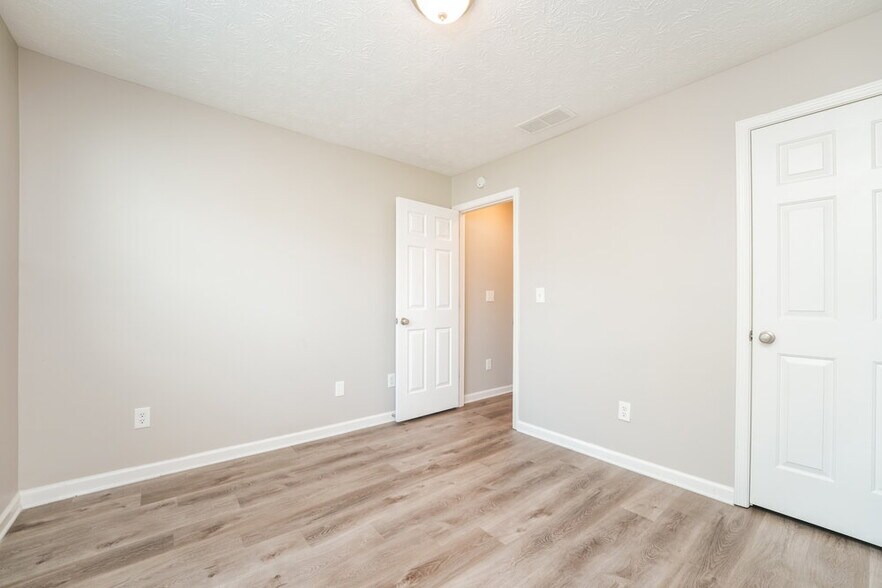 Building Photo - 3487 Temple Ridge Ct SW