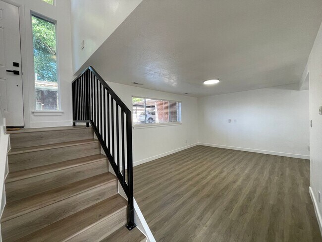 Building Photo - Beautifully Remodeled 2-Bedroom Duplex by Provo River Trail