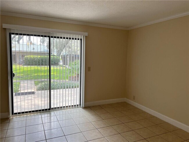 Building Photo - 1500 Demere Rd