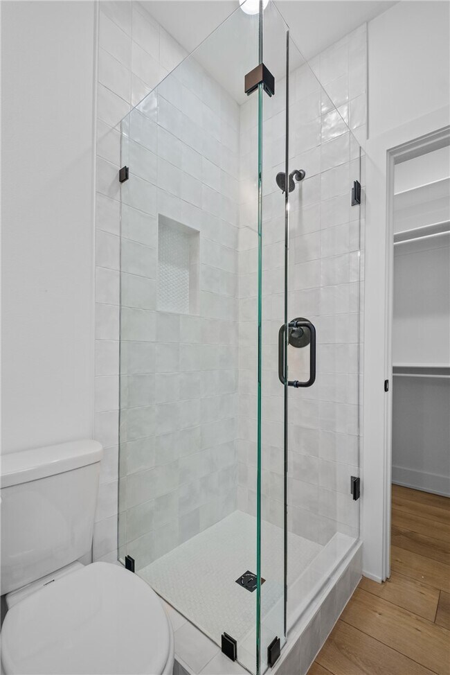 Building Photo - 588 S Willow Ave