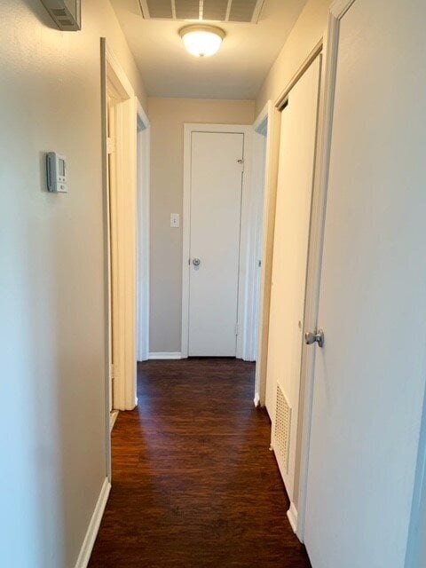 Building Photo - EASTSIDE LARGE 4 BR HOME AVAILABLE NOW!