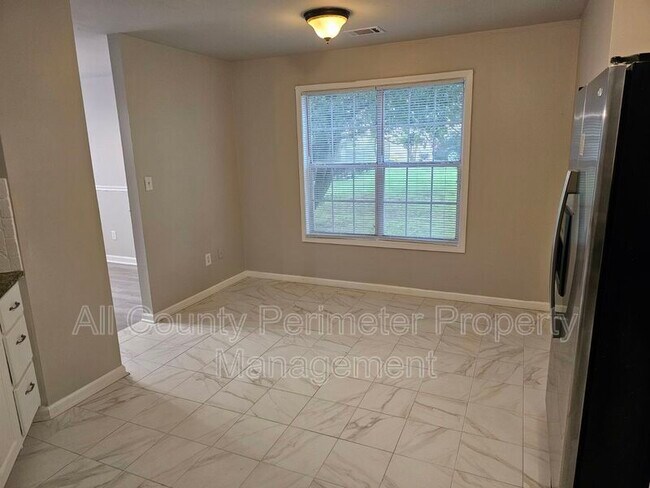 Building Photo - 704 White Dove Dr
