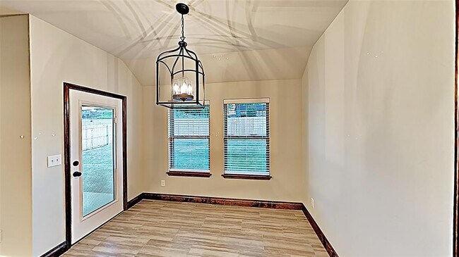 Building Photo - 412 Charles Ct