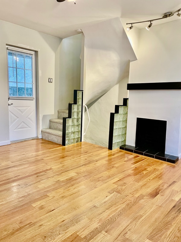 Building Photo - 1008 Salter St