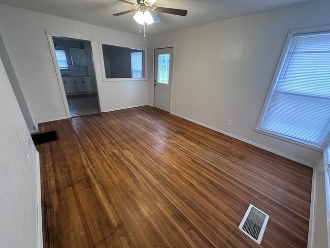 Building Photo - 1153 N Pershing St