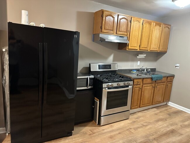 Building Photo - 207 Clerk St