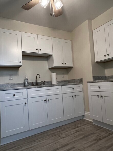Kitchen - 143 Seminary Ave