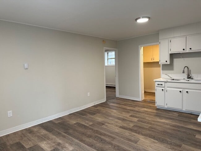 Building Photo - 113 Market St