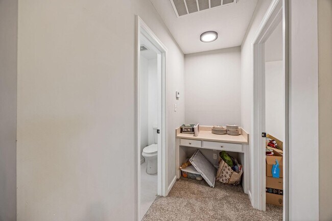 Building Photo - 2056 Sylvan Lake Dr