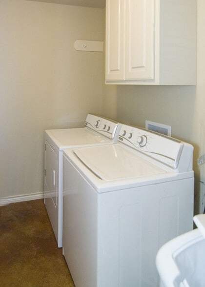 Building Photo - 214 Sterling St