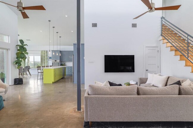 Building Photo - 3610 Crosswind Dr