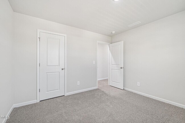 Building Photo - 721 Deschutes Dr