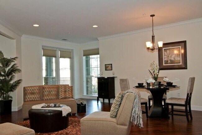 Building Photo - Condo in Willow Glen Place