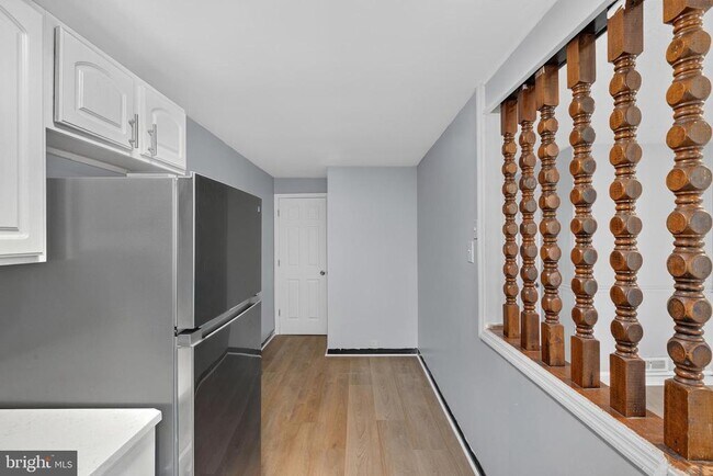 Building Photo - 153 W 21st St