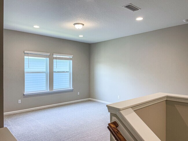 Building Photo - Silverleaf 4/3 w water view!!