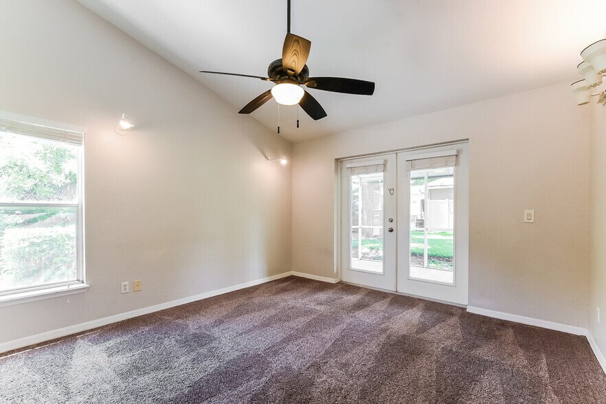 Building Photo - 1337 Brandy Lake View Cir
