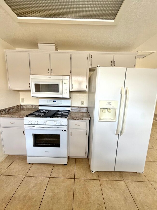 Building Photo - 71768 Buena Vista Dr