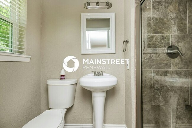 Building Photo - 3 Bedroom Pet-Friendly Home in White Settl...