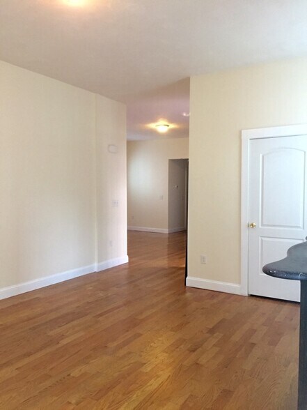 Building Photo - 763 Merrimack St