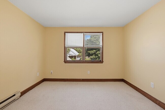 Building Photo - 21 Janet Cir