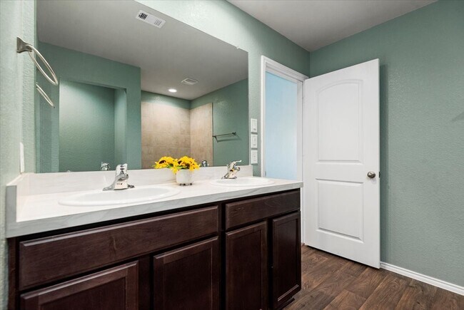 Building Photo - 15332 Timber Preserve Ln