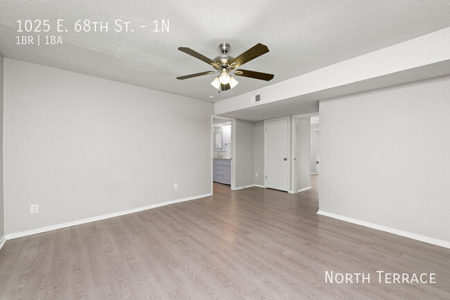 Building Photo - 1025 E 68th St