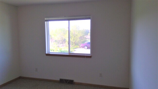 Building Photo - 310