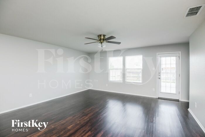 Building Photo - 8932 Puerto Vista Dr