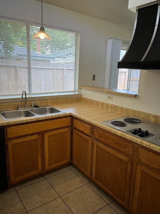 Building Photo - 10506 Twilight Moon Dr
