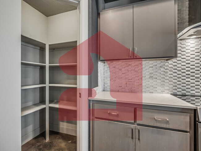 Building Photo - 17413 Melville Ln