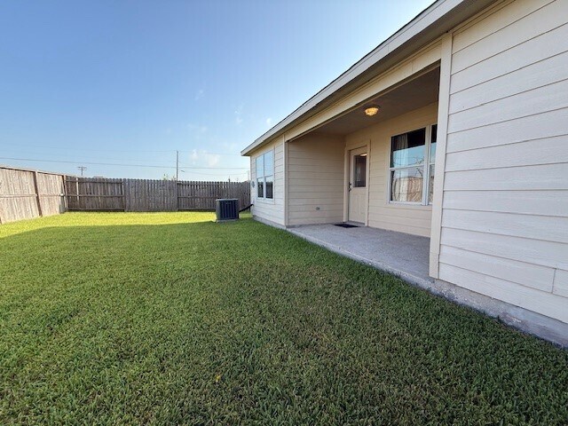 Building Photo - 2709 Marlin Dr