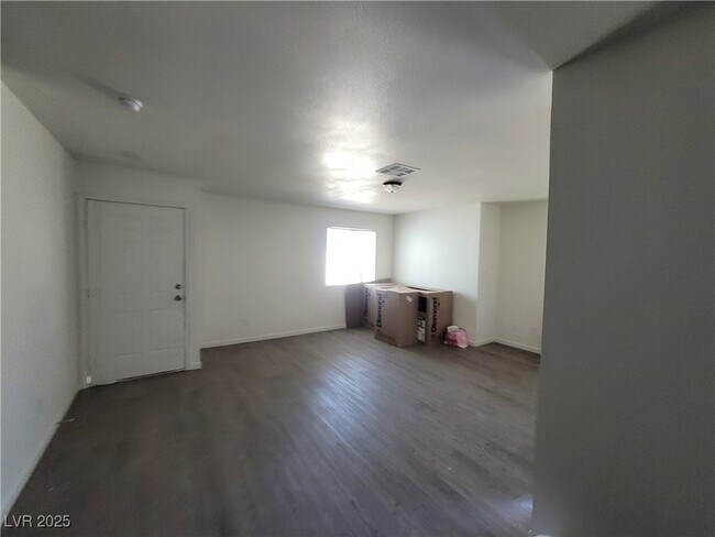 Building Photo - 7324 Empress Dr