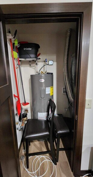 Building Photo - 5210 Christopher Dr