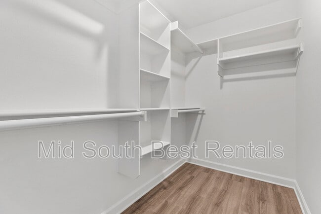 Building Photo - 508 Reba Ln