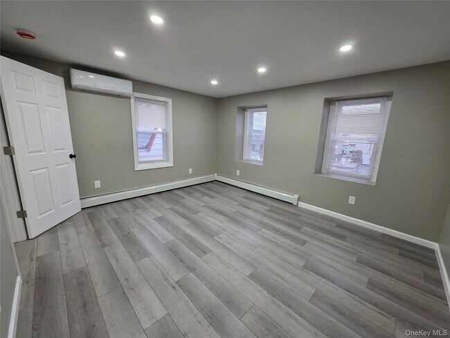 Building Photo - 269 Willis Ave