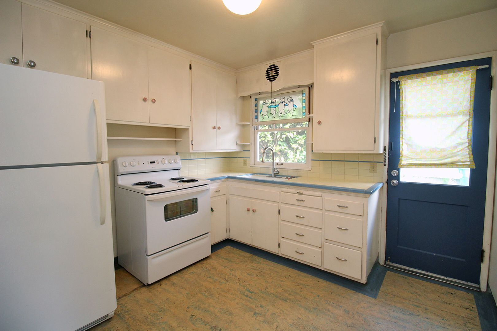Building Photo - 11-17 NE 56th
