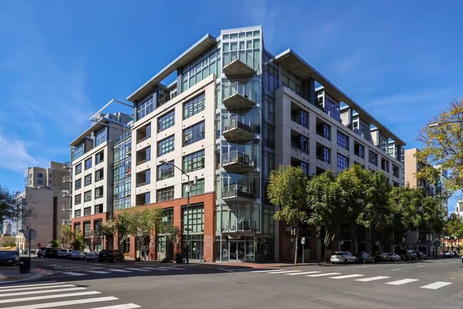 Building Photo - 1050 Island Ave