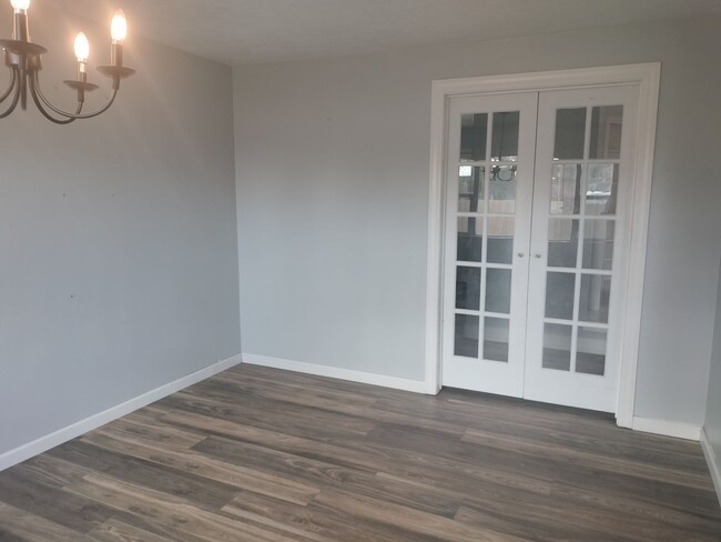 Building Photo - D323AB