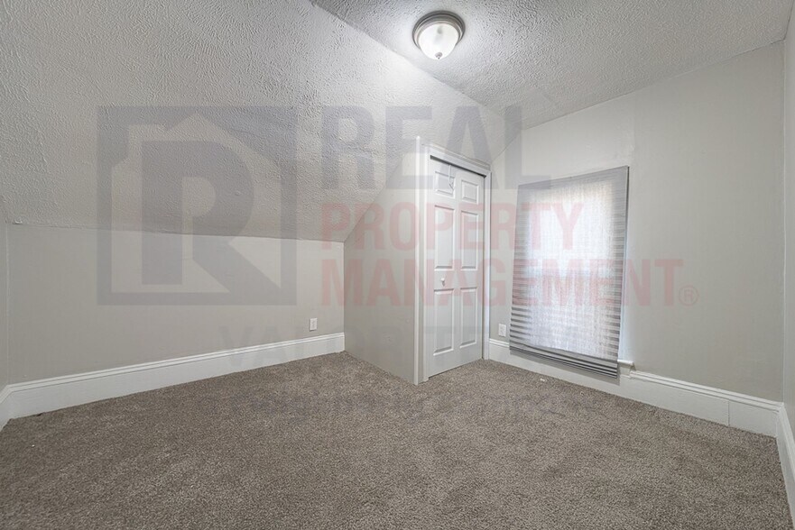 Building Photo - 1566 Winchester Ave