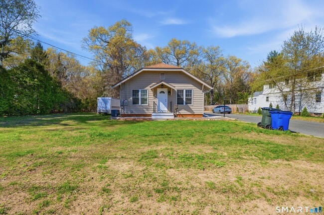 Building Photo - 456 Elm St