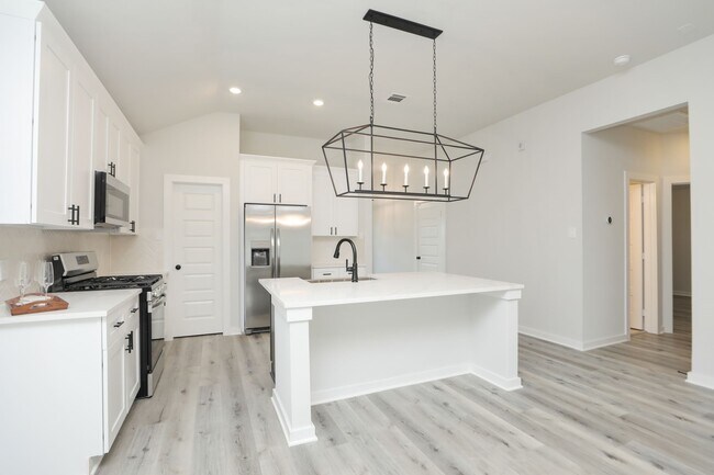 Building Photo - 1023 Santee Ct