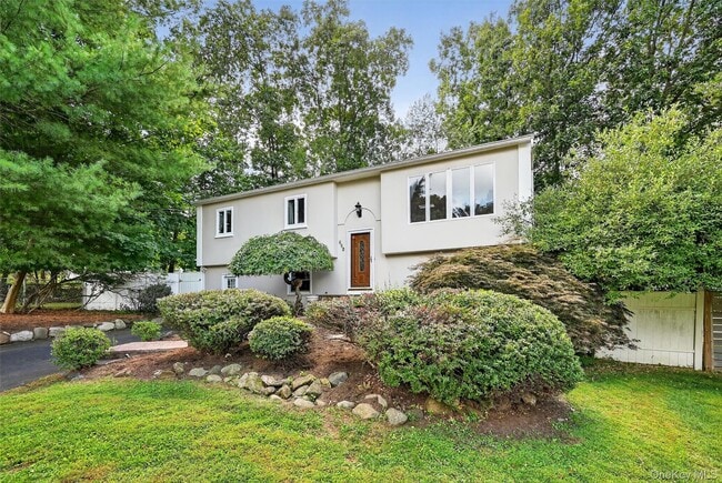 Building Photo - 731 Manette Ln