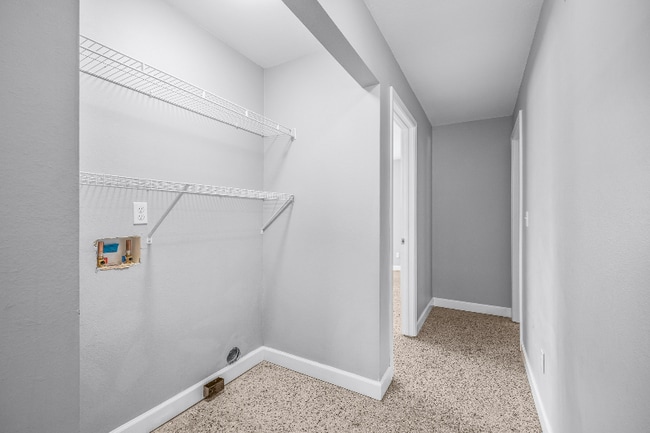 Building Photo - 302 Loruna Dr