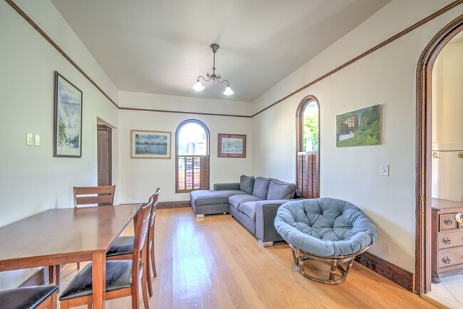 Building Photo - 2225 Blake St