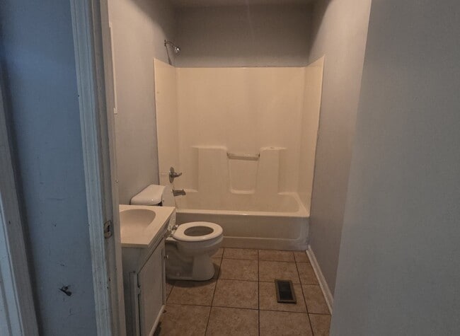 Building Photo - 294 Pursley St